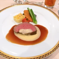 お肉は目の前でフランベしてもらました
この演出は良かったで