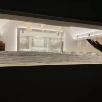 控室からチャペルの様子が見られます。
