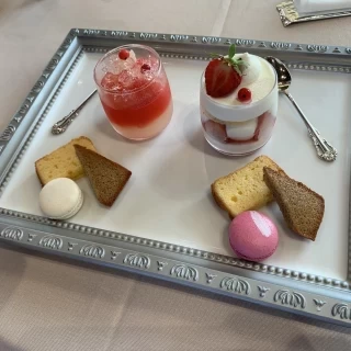 試食させて頂いたデザートです。