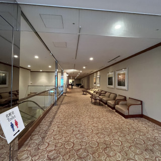 披露宴会場前の廊下
