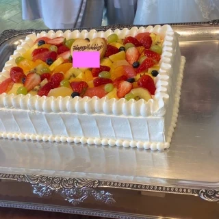 ケーキはフルーツたくさんでお願いしました。