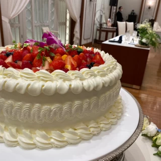 ケーキ入刀、ファーストバイトの丸ケーキ