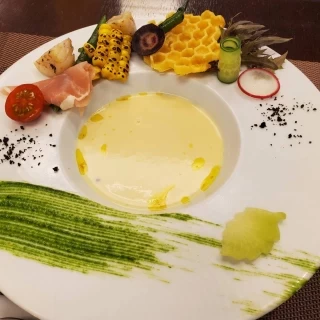 コーンスープ？
味は濃いめ。