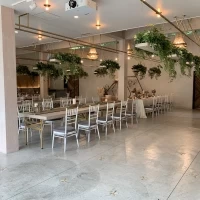 キャンプ披露宴会場