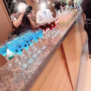 飛行機とディズニーのカクテルを作って頂きました。