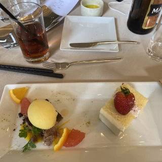デザートもお洒落で、
美味しかったです。