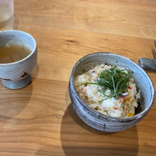 試食した釜飯とお出汁。