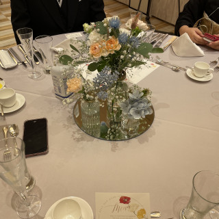 披露宴解除のテーブルです。お花が綺麗でした。