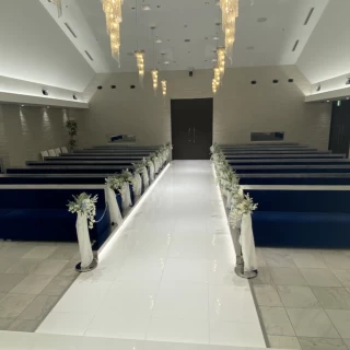 白と青がとても綺麗。色々な工夫が施されている。