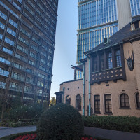 ビルが隣に見えてしまうのがオフィス街っぽくて残念