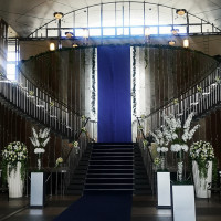 階段から新婦父・新婦入場、などの演出ができます