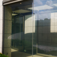 雨の日はここでフラワーシャワーができるそうです