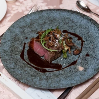 柔らかい黒毛和牛のフィレ肉