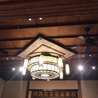 披露宴内の灯り