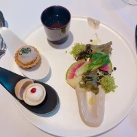 目でも楽しめるお料理でした