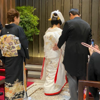 挙式会場での祝言の様子