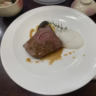 お肉料理