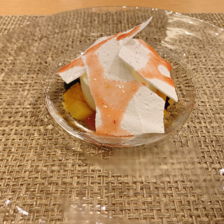 ホワイトチョコのデザートは甘く別腹です