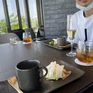前菜です。コーンスープは冷製でした。とてもおいしかったです。