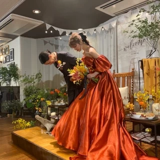 カジュアルなメインテーブルも会う会場です。