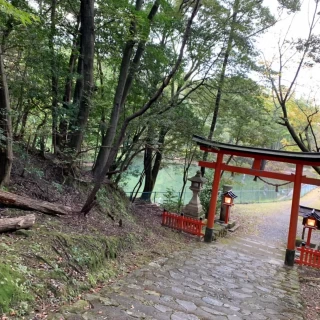 少し外れた場所にあります。
参拝の方もあまり来られません。