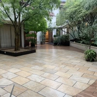 一番大きい披露宴会場に付いているガーデン