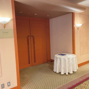 オーキッドの入り口。新郎新婦の入退場には十分な大きさです。|629765さんの京成ホテルミラマーレの写真(1586303)