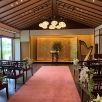 和の雰囲気が楽しめるチャペル