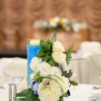 青をイメージしたテーブル周り