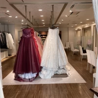 併設のドレスショップ