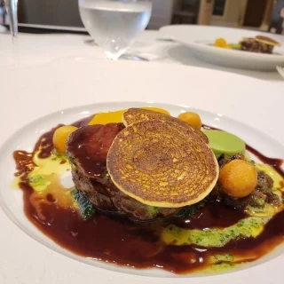 メインの肉料理