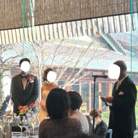 披露宴会場から見えるチャペル