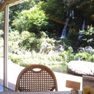 試食した席から滝が見えました。|630521さんのRoyal Garden Palace 八王子日本閣の写真(1555276)