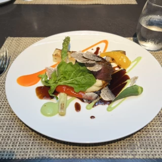 メインの牛肉