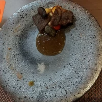 お肉料理はステーキも選べるそうです。