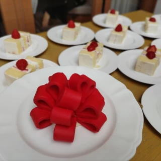 ウェディングケーキです。