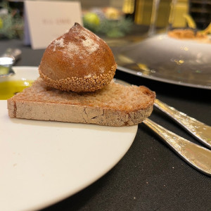 パンは6,7種類から、食べ放題です。|631298さんのシャトーレストラン ジョエル・ロブションの写真(1666716)