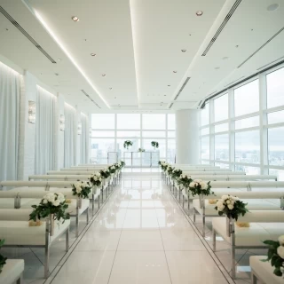 白基調の明るい会場でした