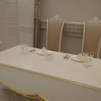 披露宴会場　新郎新婦席