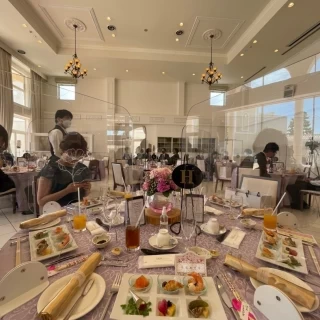 ラプンツェルをイメージしたテーブルクロスとナプキンお料理