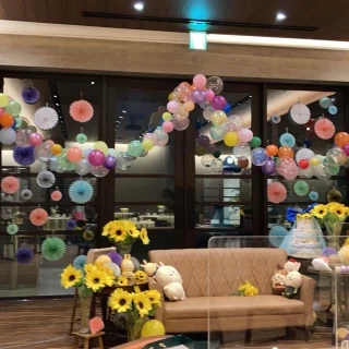 前日、スタッフの方と飾り付けを楽しくしました。