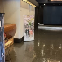 入口はいってすぐ