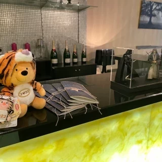 披露宴会場前はバーカウンターがありました。