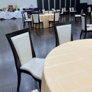 カジュアルな披露宴会場