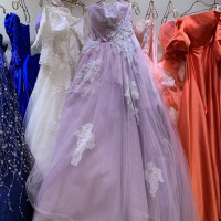 お姫様のようなピンクのドレス。