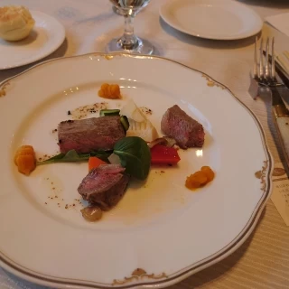 試食の肉料理