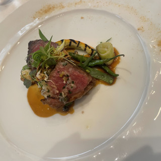 試食会でのお肉料理