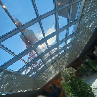 天井から東京タワーが見える圧巻の景色でした。