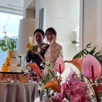 ケーキは入刀ではなくソースドリップ