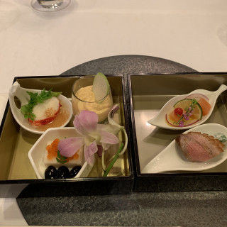 実際のメニューです。季節によりお花が変わります。